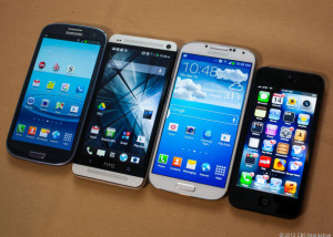 Scopri di più sull'articolo iPhone 5 VS Samsung Galaxy S4: sfida su Twitter