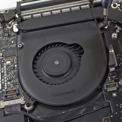 Scopri di più sull'articolo Problema ventole MacBook Pro 15 pollici Retina