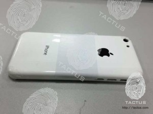 Scopri di più sull'articolo IPhone Low-Cost sarà in plastica