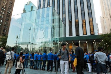 Gli investitori non si fidano di Apple