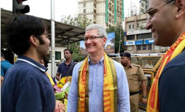 Tim Cook annuncia nuovi investimenti in India